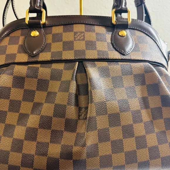 LOUIS VUITTON Trevi PM. Damier ebene shoulder bag with COA and dustbag. - Picture 8 of 17
